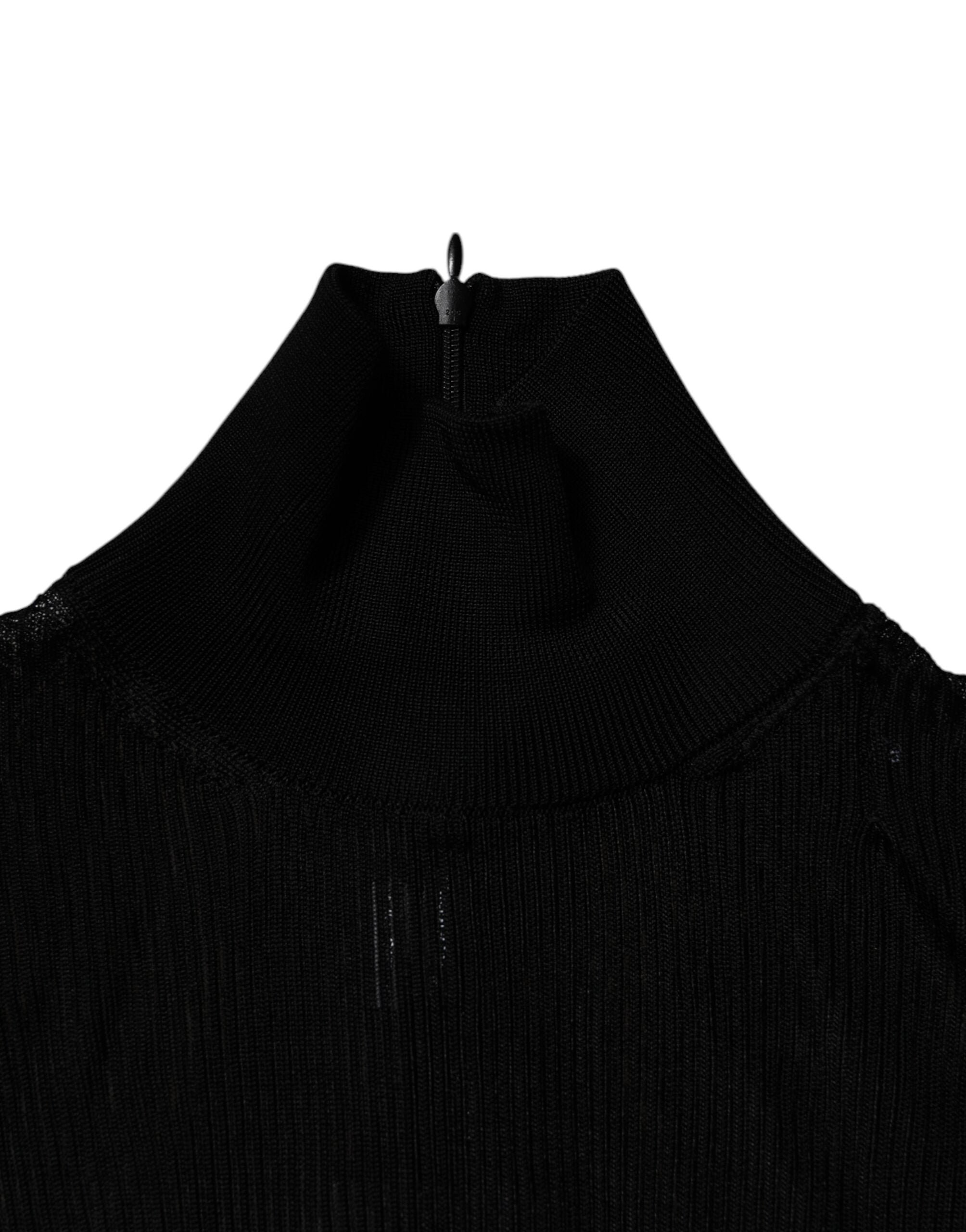 Pull noir en maille Dolce & Gabbana à col roulé, manches longues et coupe slim, porté sur un mannequin.