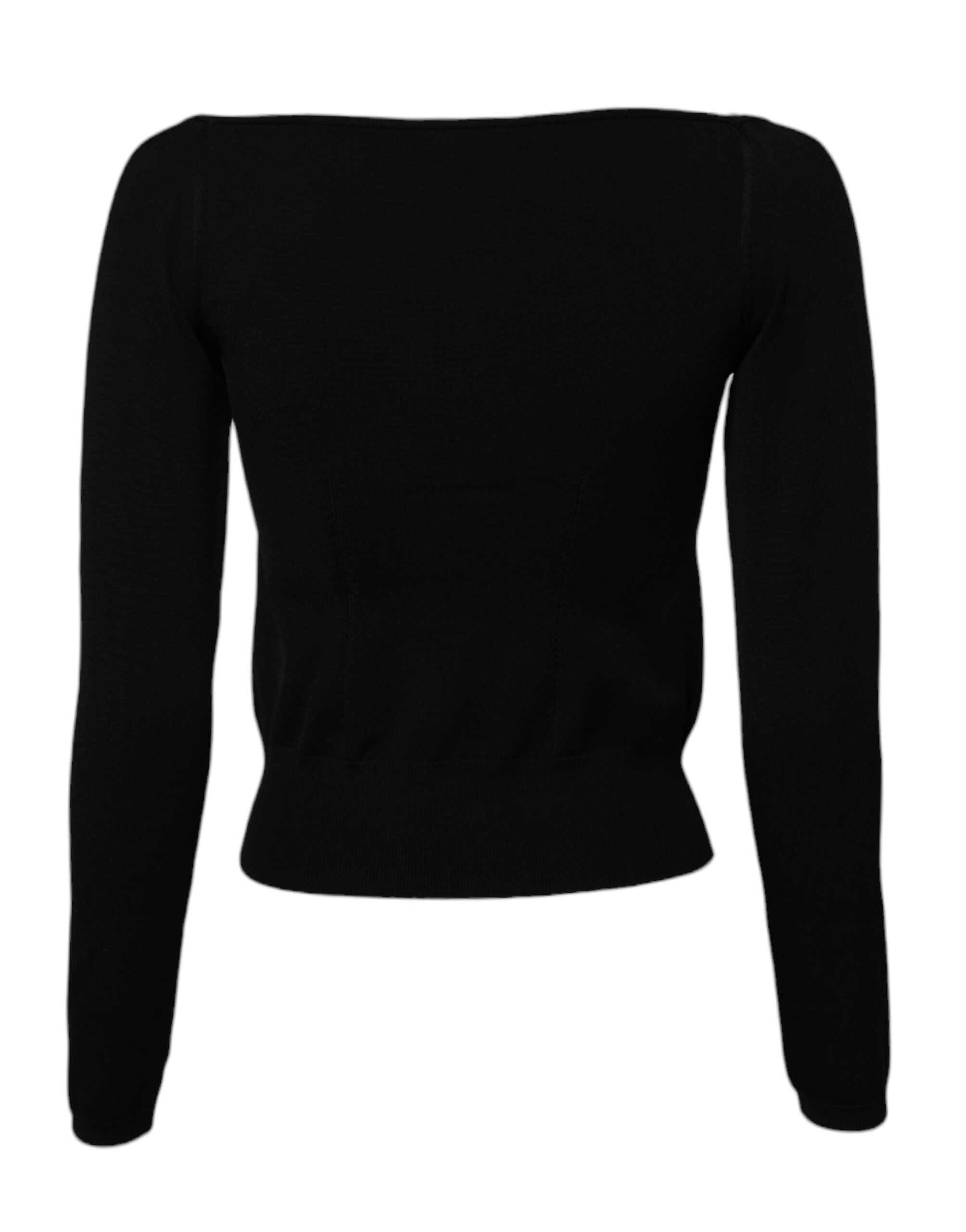 Pull noir Dolce & Gabbana à col carré et manches longues, élégant et confortable, visible sur le mannequin.
