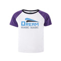 T-shirt en coton multicolore de la marque Kenzo, design vibrant avec logo visible, porté décontracté.