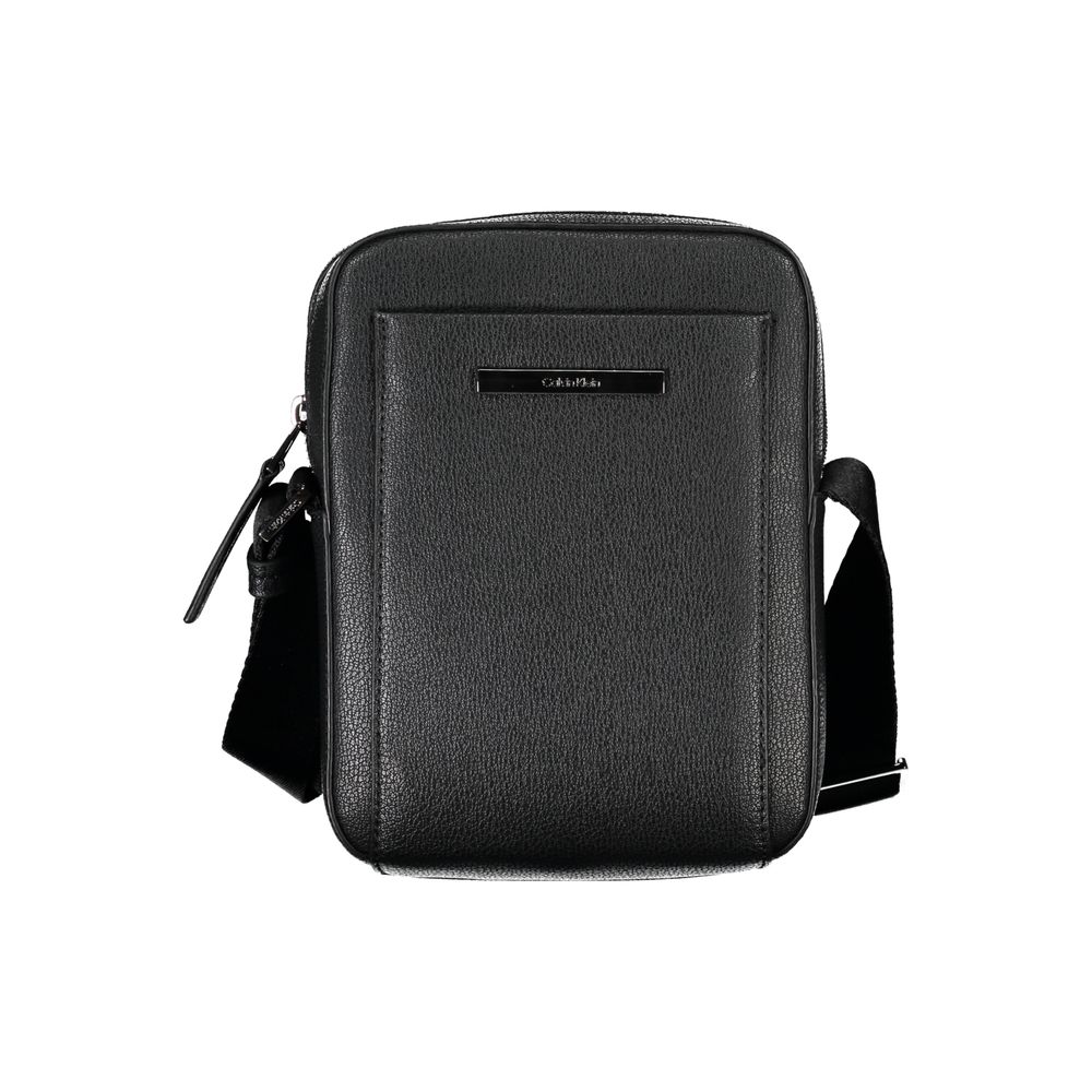Sac à épaule noir Calvin Klein avec logo discret, design élégant et fini lisse, idéal pour un style moderne et sophistiqué.