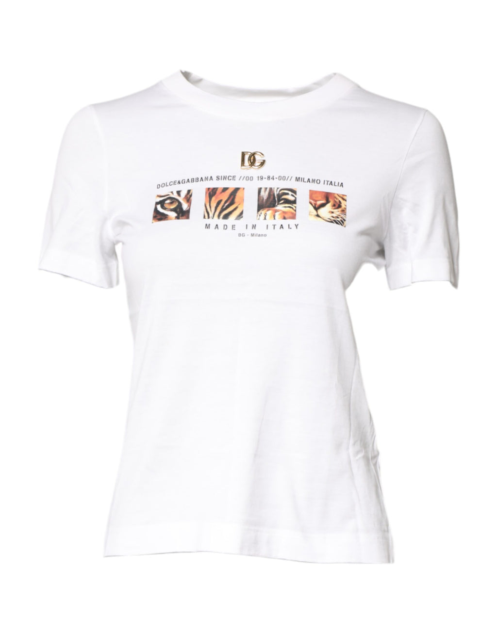 T-shirt blanc en coton Dolce & Gabbana avec impression graphique, col rond, porté sur mannequin.