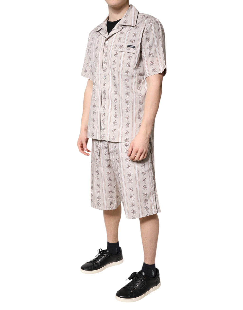 Pyjama homme Dolce & Gabbana en coton beige avec motif floral, ensemble de vêtements de nuit élégant et confortable.