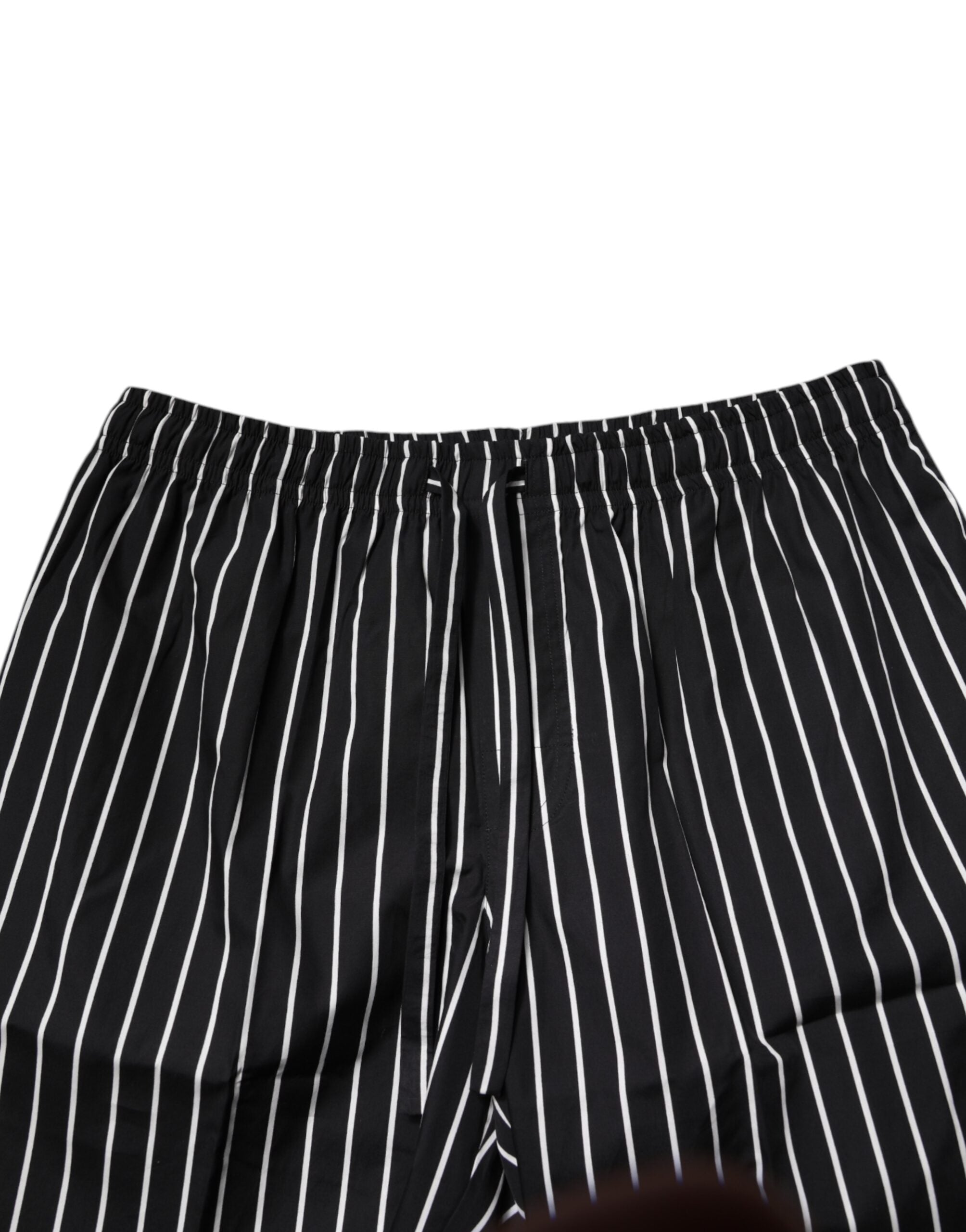 Pyjama homme Dolce & Gabbana en coton à rayures noires et blanches, ensemble de vêtements de nuit élégants et confortables.