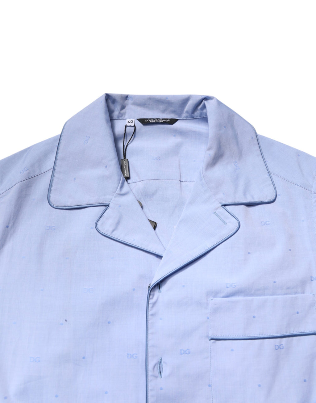 Pyjama homme Dolce & Gabbana Light Blue avec logo DG en coton, ensemble de vêtements de nuit élégants et confortables.
