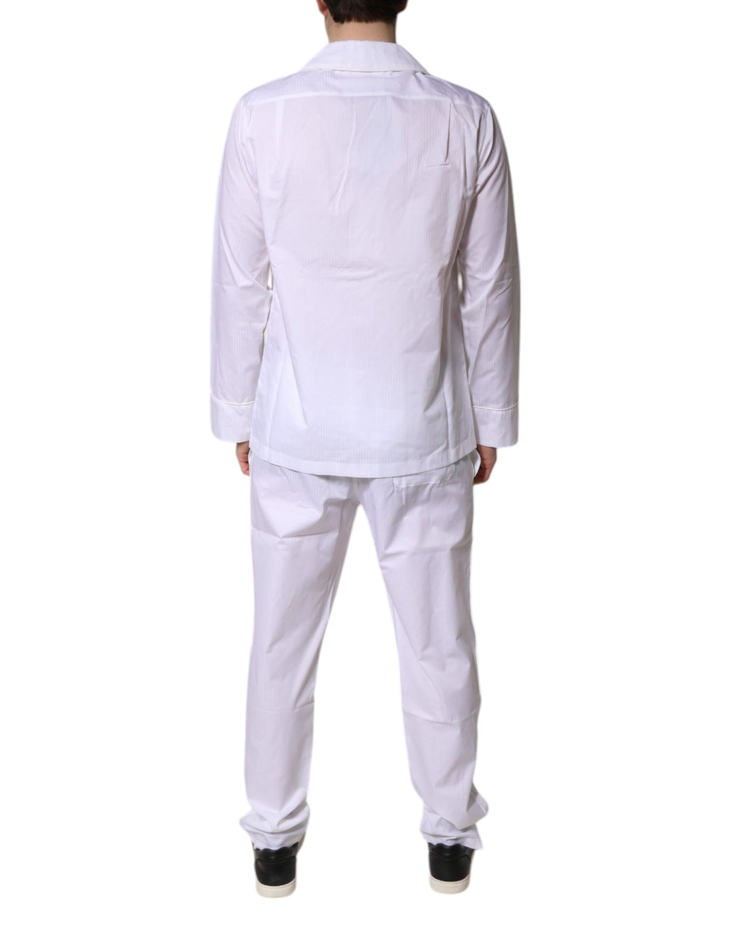 Pyjama Dolce & Gabbana en coton blanc avec chemise et pantalon, ensemble de vêtements de nuit élégants et confortables.