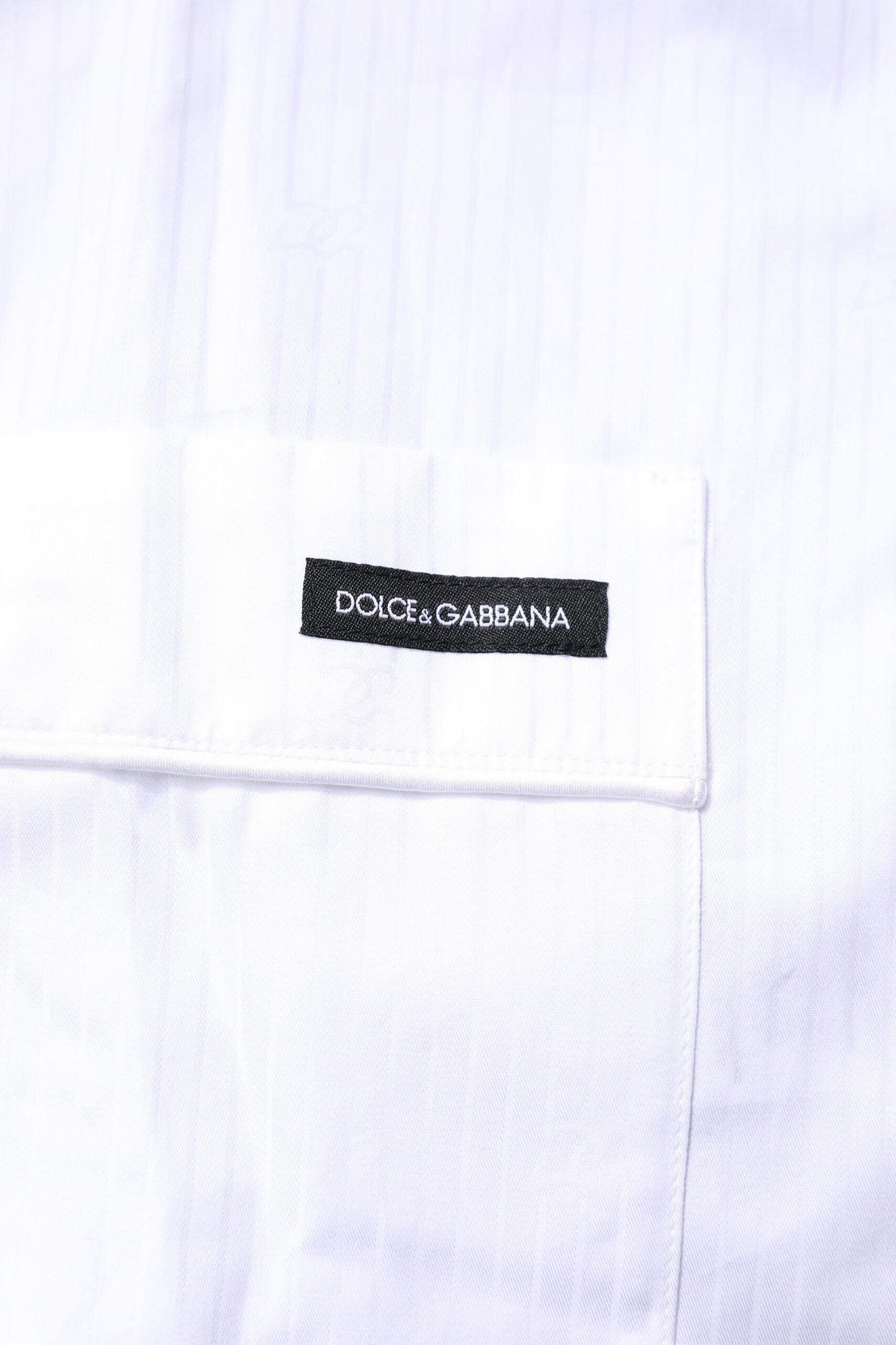 Pyjama Dolce & Gabbana en coton blanc, chemise et pantalon de sommeil confortables, idéal pour le repos.