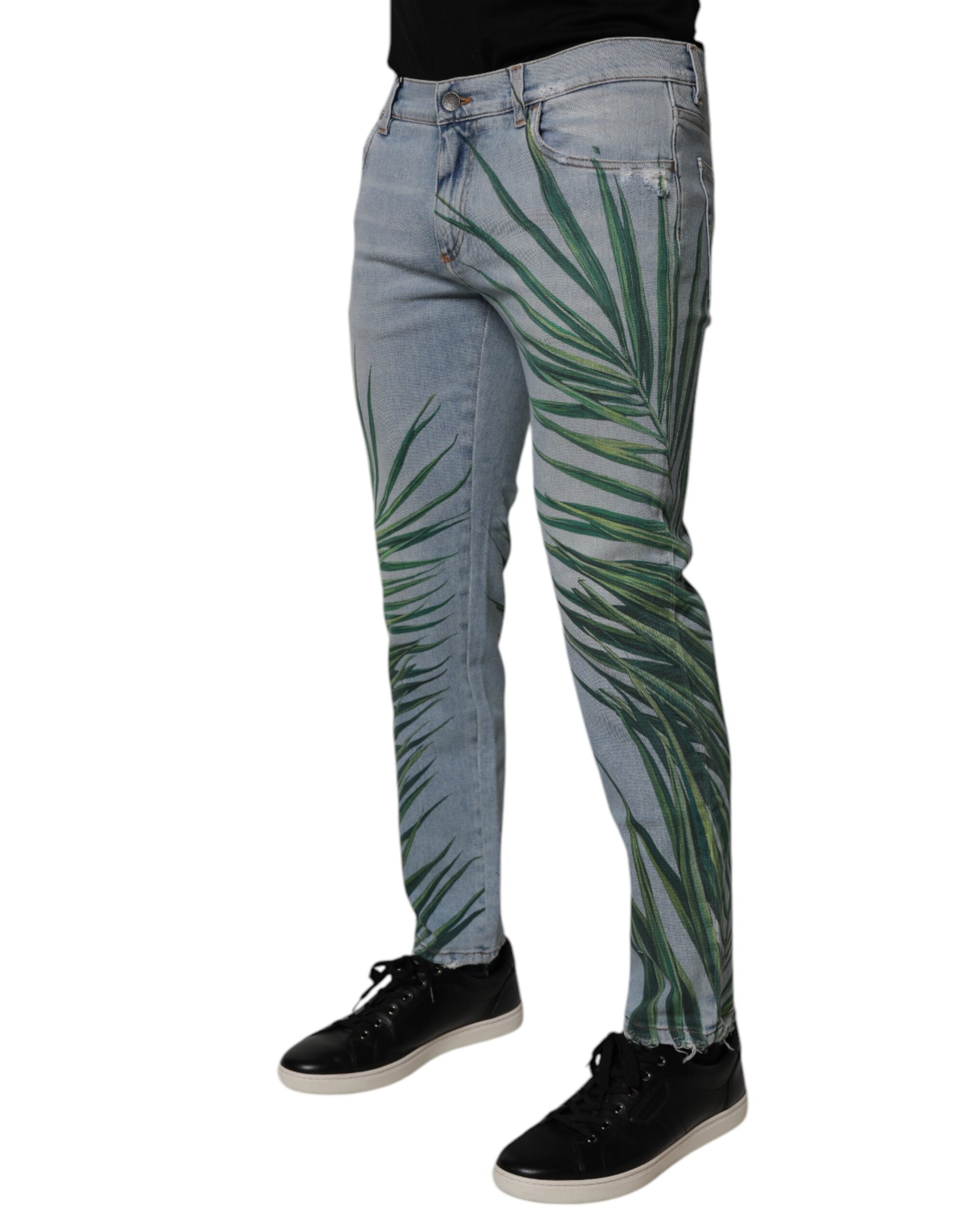 Jeans homme classiques en coton avec motif de feuilles de Light Blue de Dolce & Gabbana, style denim élégant.