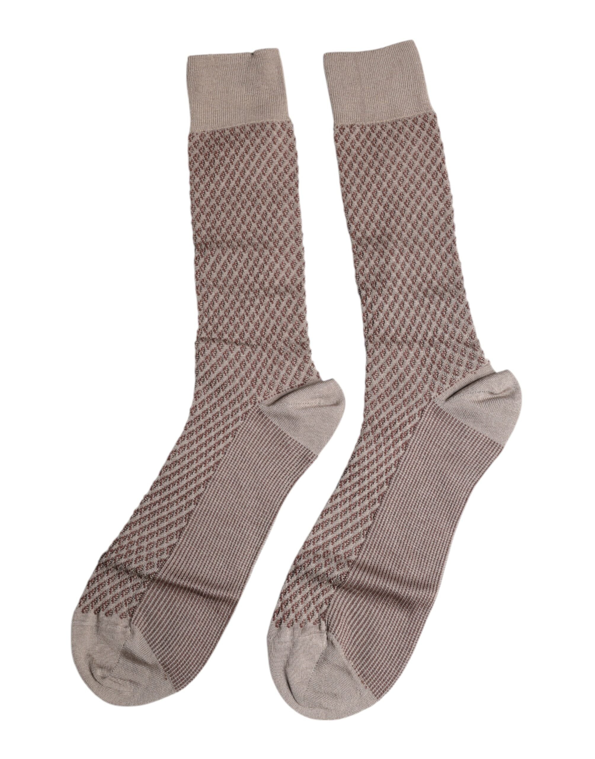 Chaussettes pour homme Dolce & Gabbana marron avec logo DG en coton mi-mollet, style élégant et confortable.