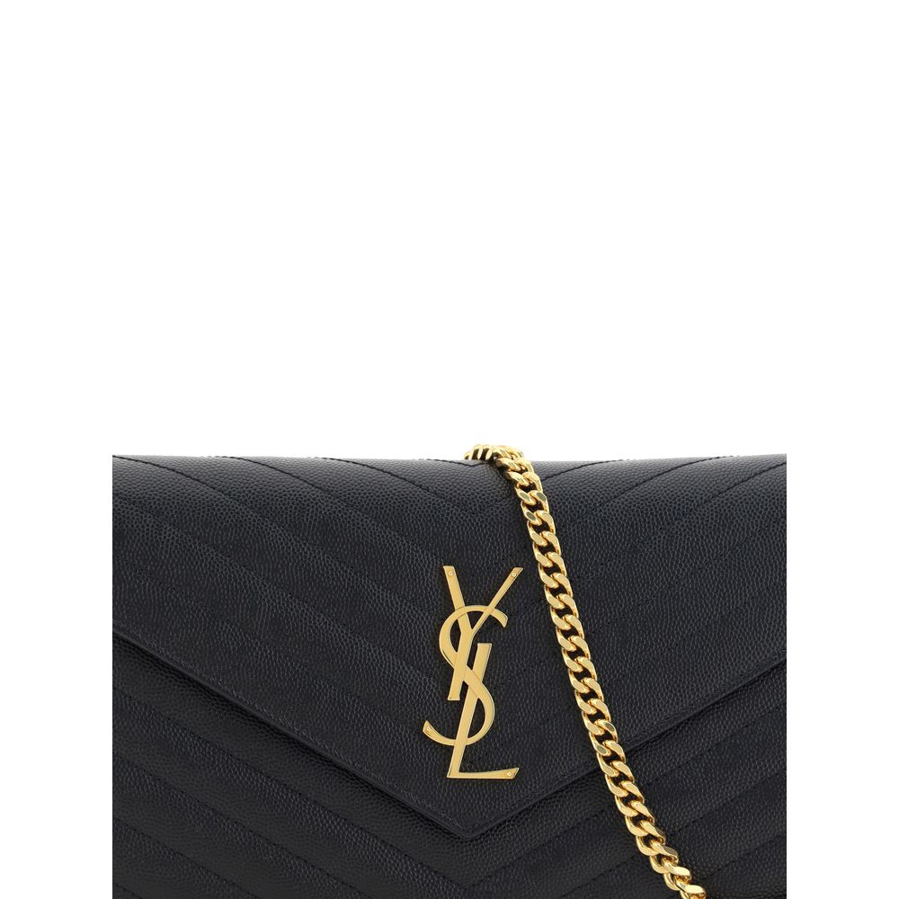 Sac à épaule Saint Laurent Bos Taurus en cuir de veau noir, élégant et sophistiqué, avec détails en métal argenté.