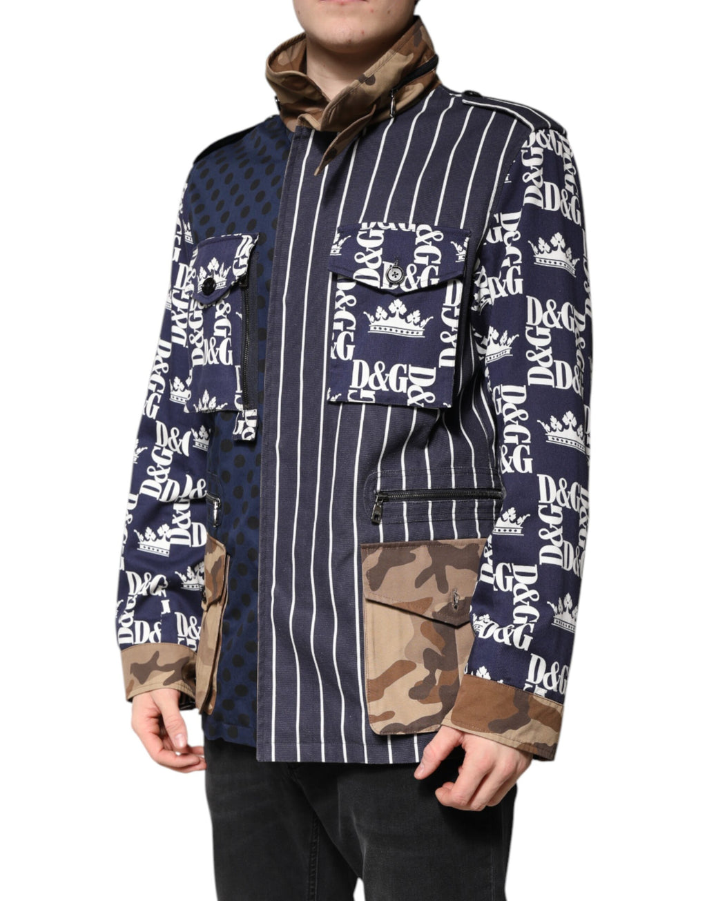 Manteau en coton multicolore avec patchs logo Dolce & Gabbana, veste élégante à la mode, vue de face.