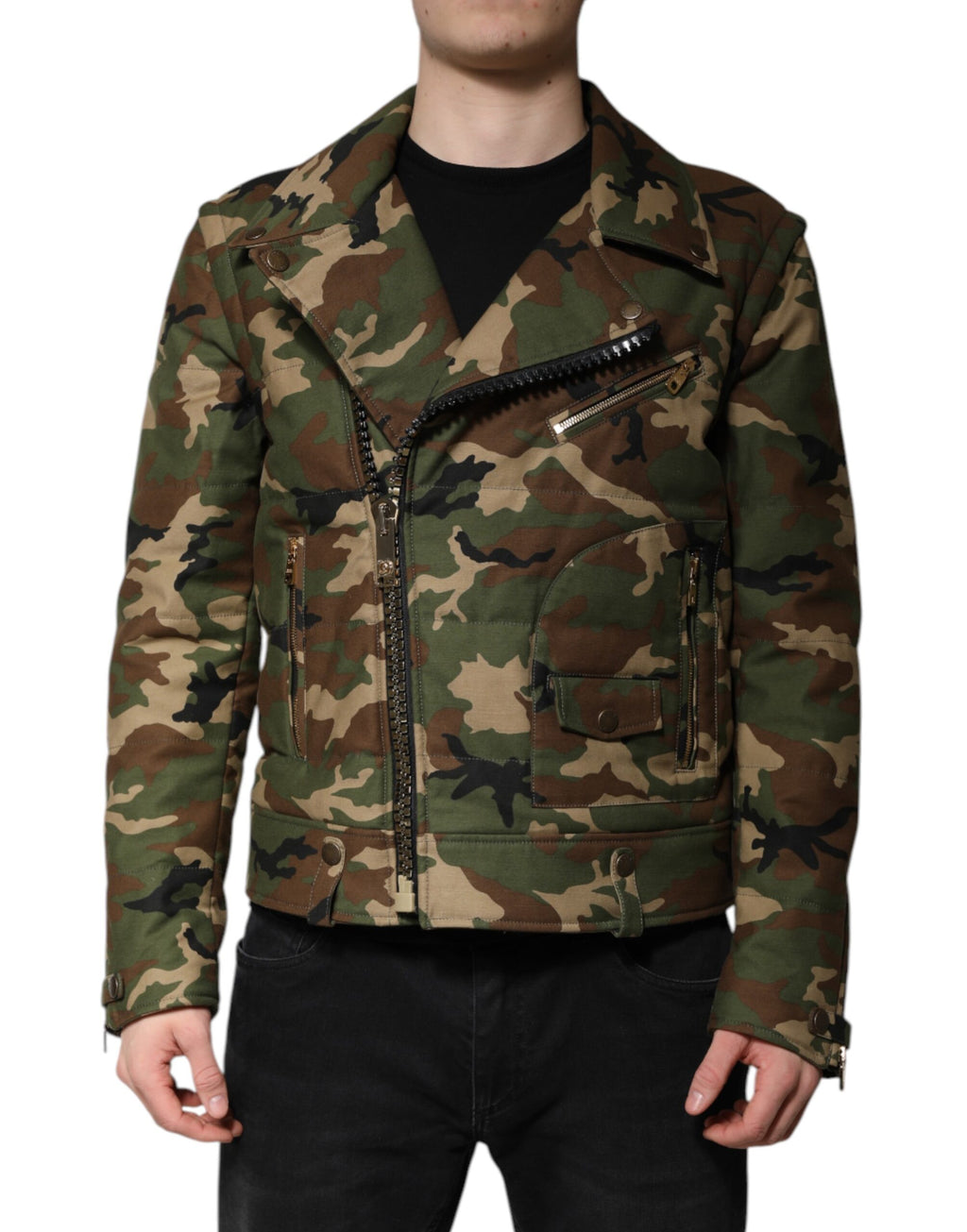 Veste en nylon camouflage multicolore de style biker de Dolce & Gabbana, avec détails modernes et coupe ajustée.