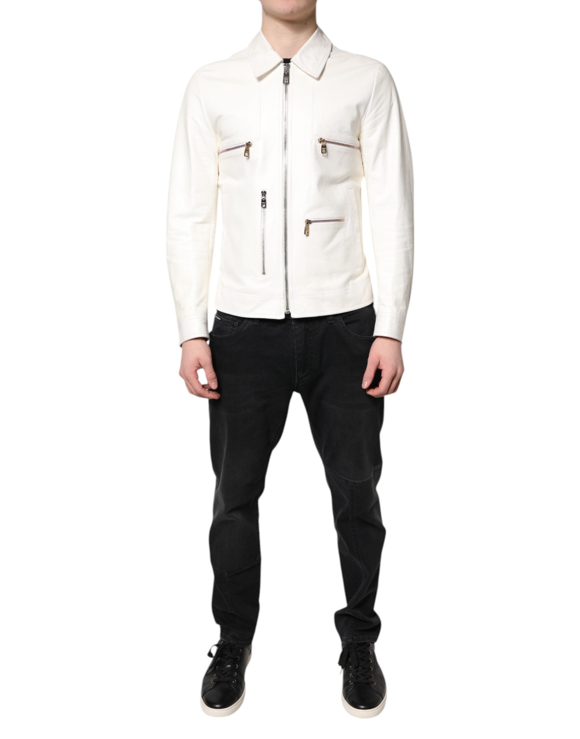 Veste en cuir blanche Dolce & Gabbana à col rabattu avec fermeture éclair complète, style biker élégant.