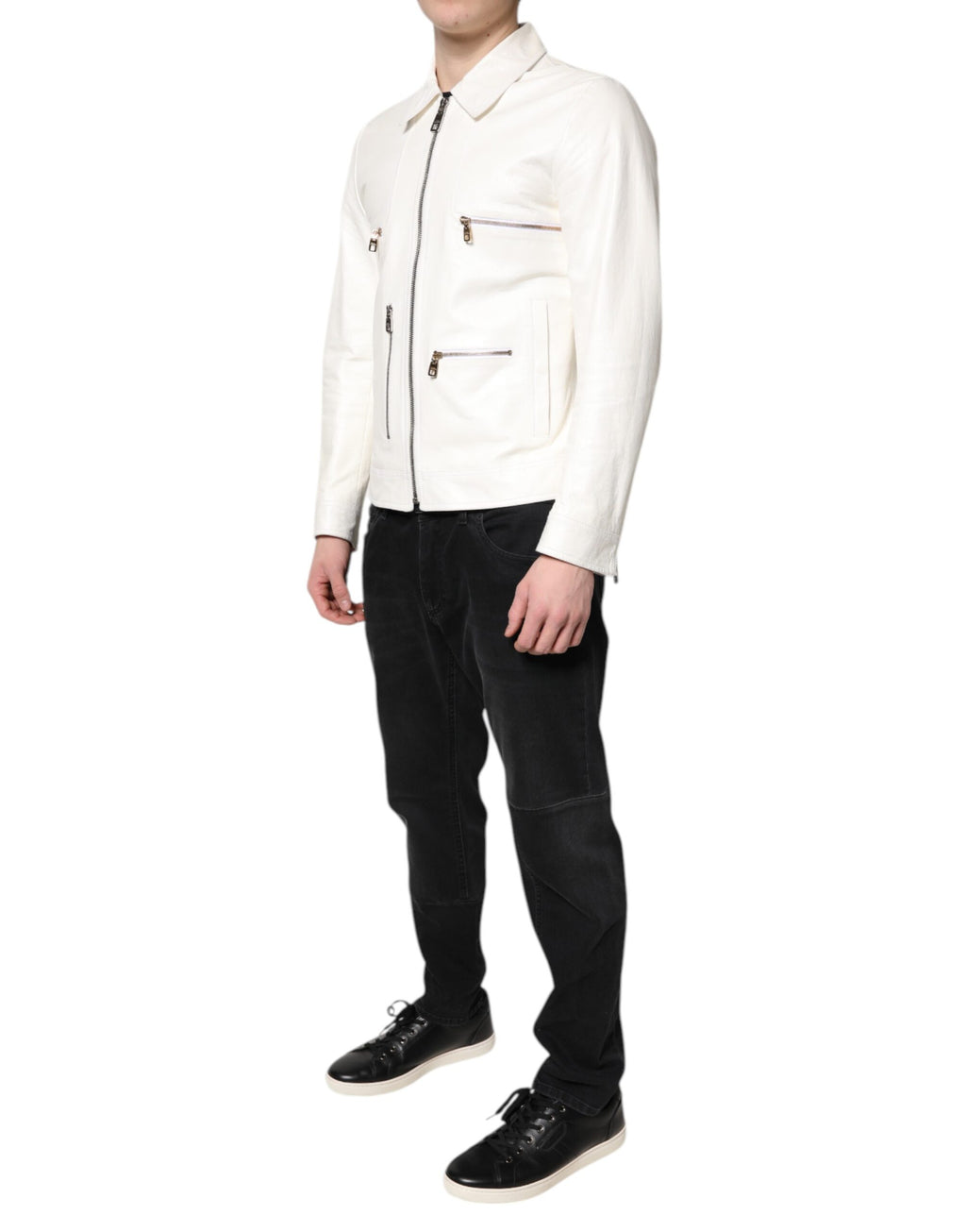 Veste en cuir blanche Dolce & Gabbana à col montant et fermeture éclair complète, style blouson biker élégant.