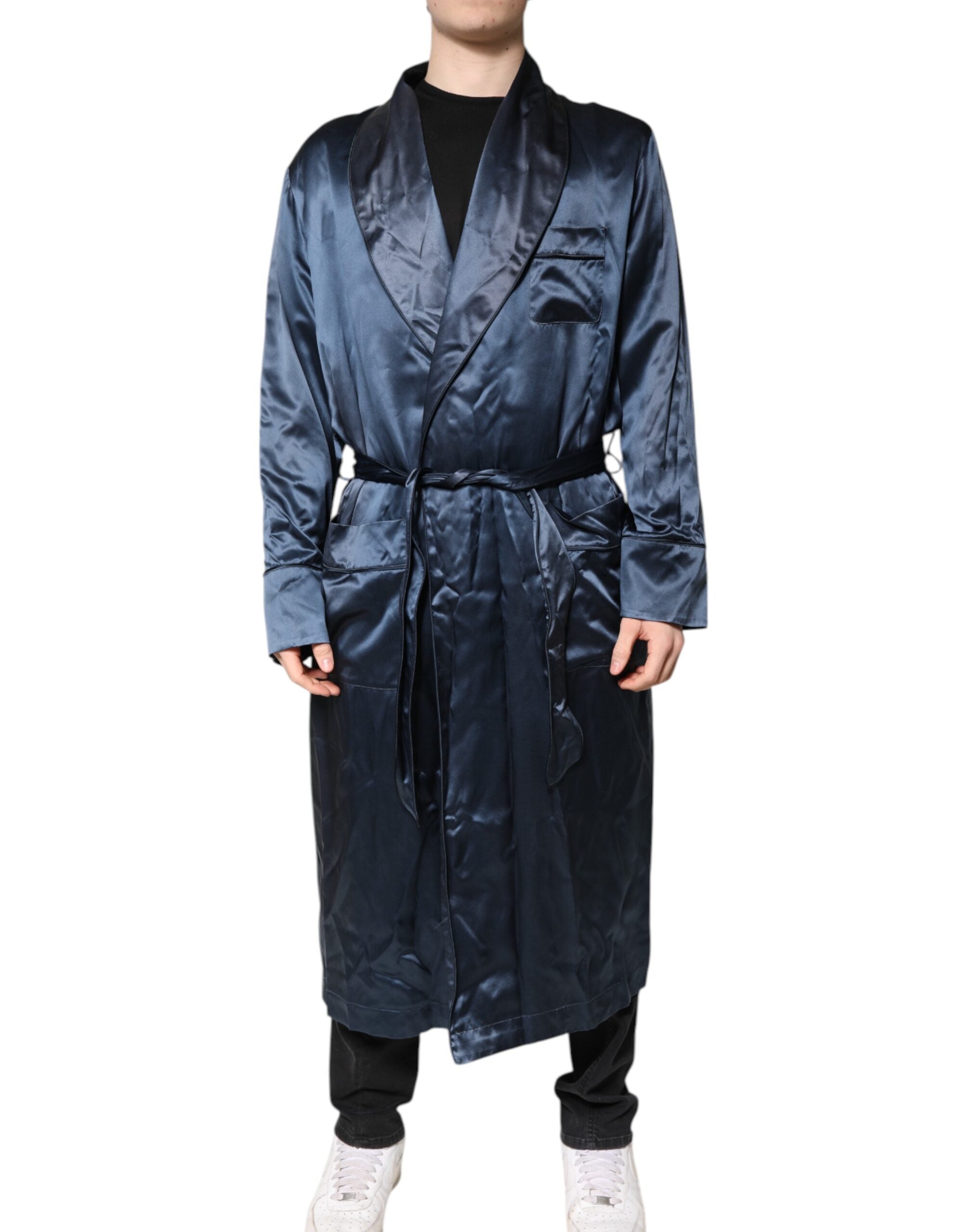Robe de chambre en soie bleue Dolce & Gabbana pour homme, style robe de bain élégante et confortable.