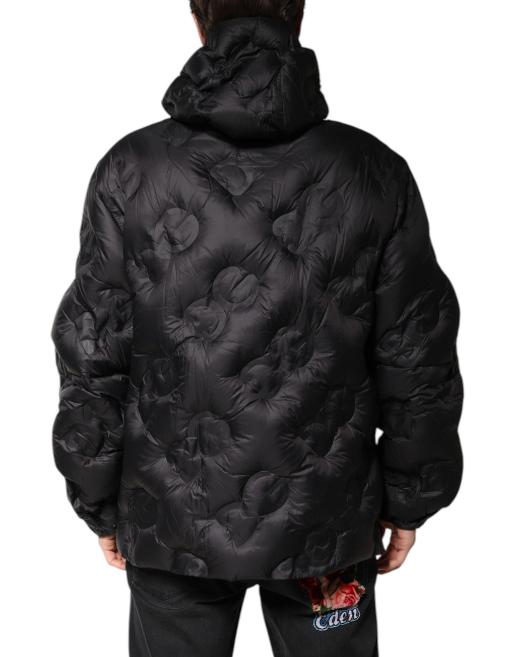 Manteau d'hiver noir Dolce & Gabbana avec capuche, parka chaude et élégante pour la saison froide, vue de face.