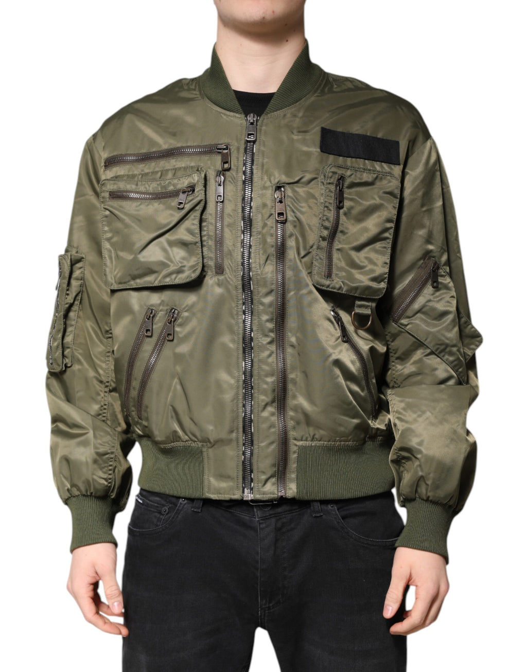Veste bomber homme Dolce & Gabbana en nylon vert avec fermeture éclair complète, style moderne et élégant.