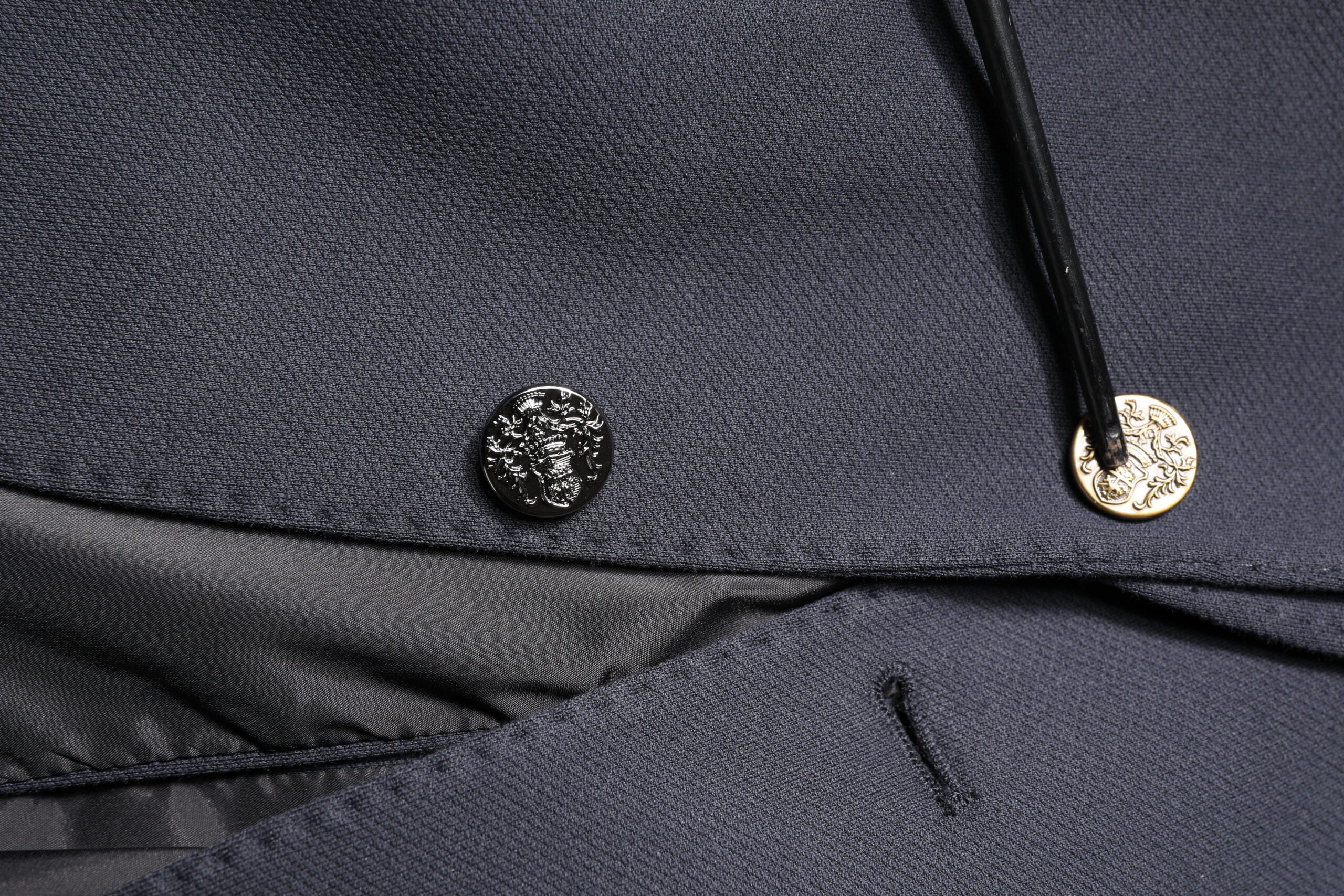 Veste homme Dolce & Gabbana en coton bleu foncé, blazer élégant avec coupe classique, vue de face.