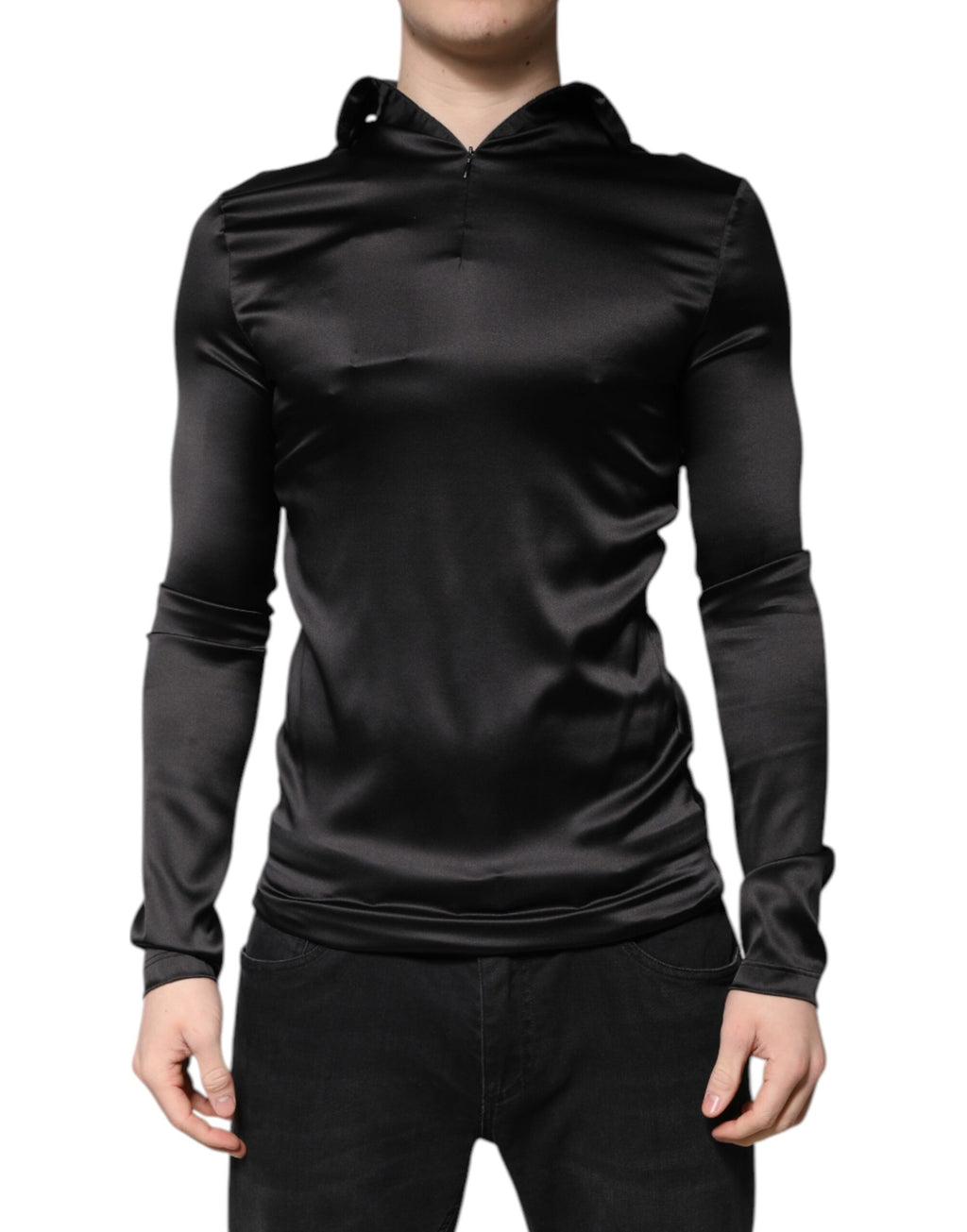 Pull homme Dolce & Gabbana en soie noire à col roulé, détail élégant et tissu lisse visible sur l'image.