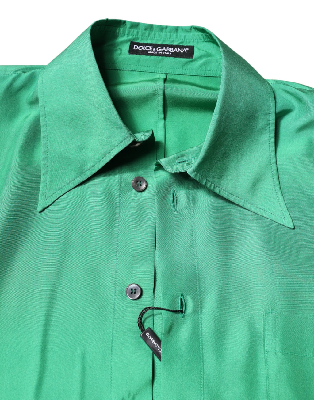 Chemise longue en satin de soie verte de Dolce & Gabbana, manches longues et style décontracté.