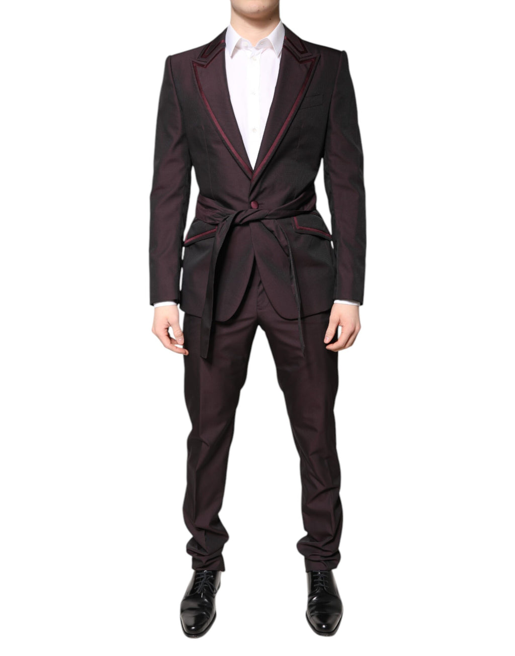 Costume formel deux pièces en bordeaux de Dolce & Gabbana, veste à un bouton et pantalon assorti, élégant pour occasions spéciales.