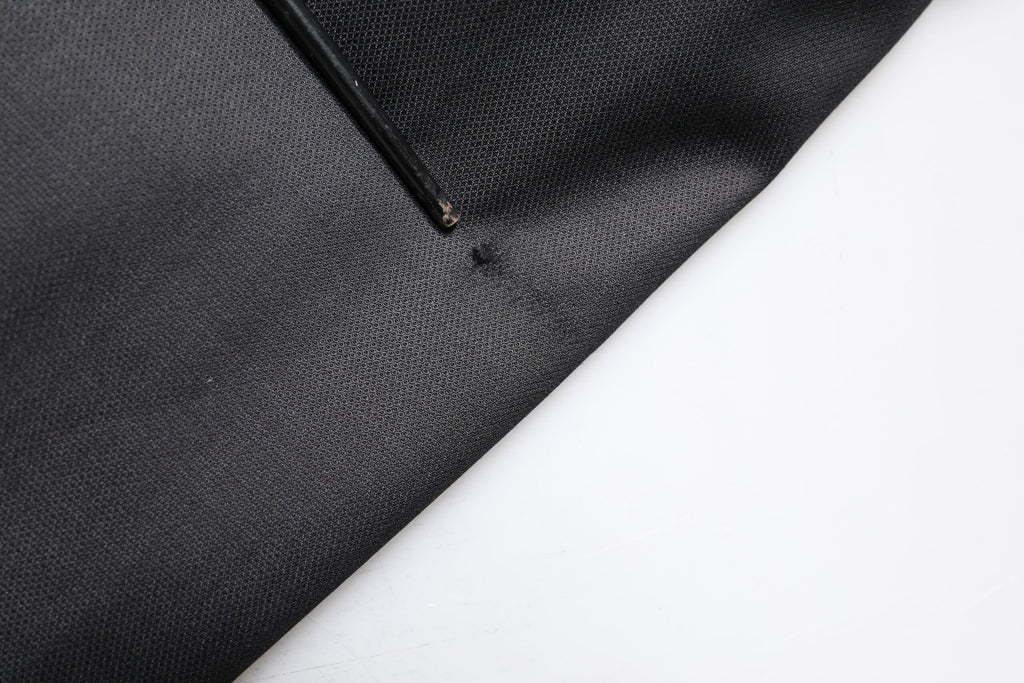 Costume homme en laine grise foncée Dolce & Gabbana, costume deux pièces à boutonnière simple, vue de face.