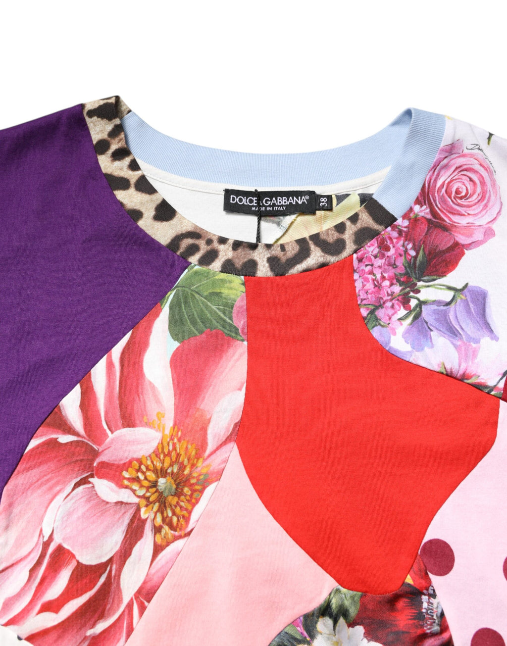 Chemise à manches courtes Dolce & Gabbana en patchwork multicolore, haut élégant avec motifs variés.