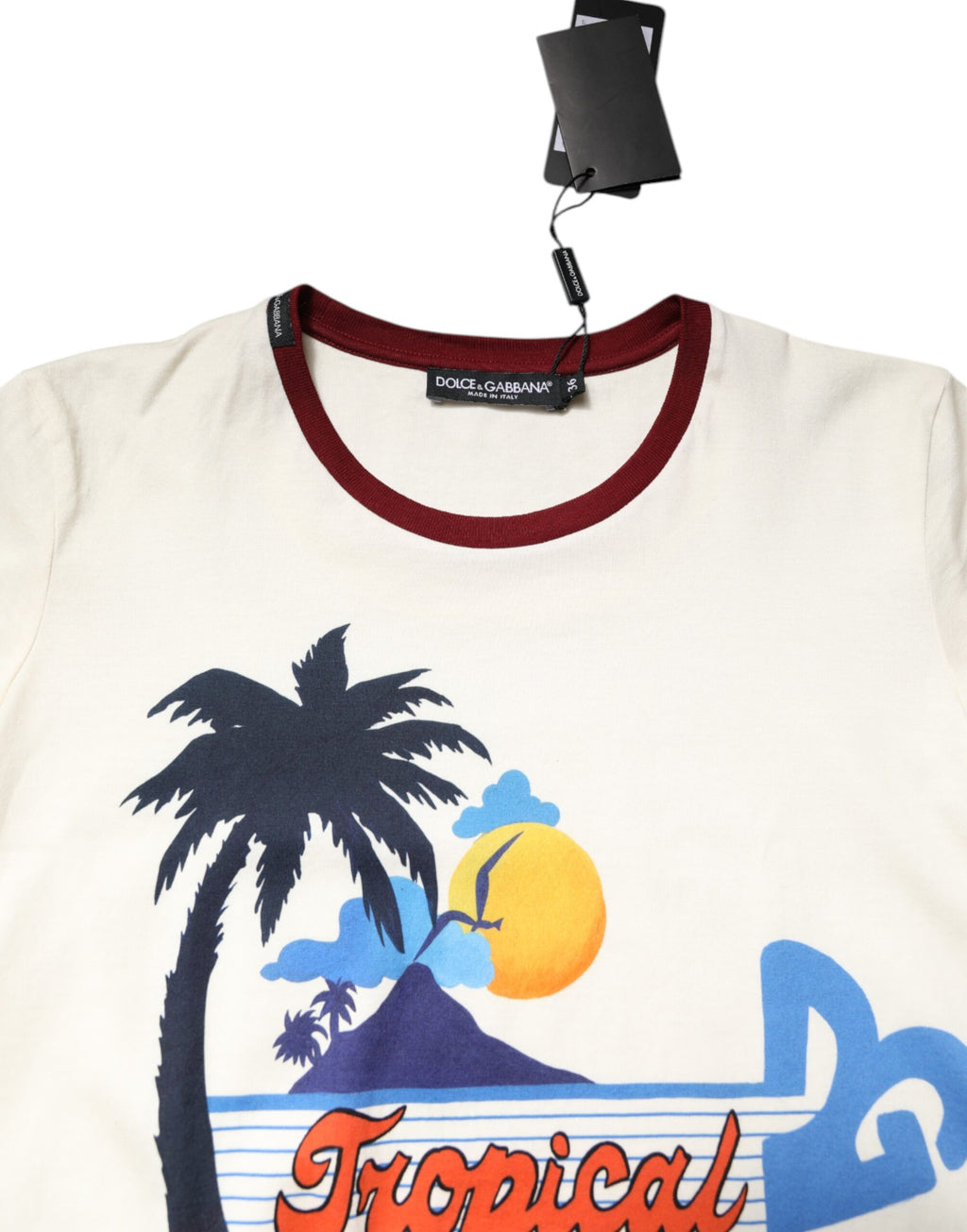T-shirt blanc en coton avec imprimé de Dolce & Gabbana, manches courtes, vue de face.