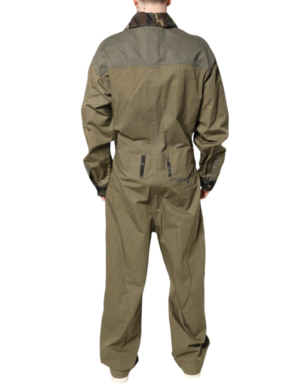 Vêtements casual Dolce & Gabbana, ensemble chemise et pantalon en coton marron extensible, style décontracté et élégant.