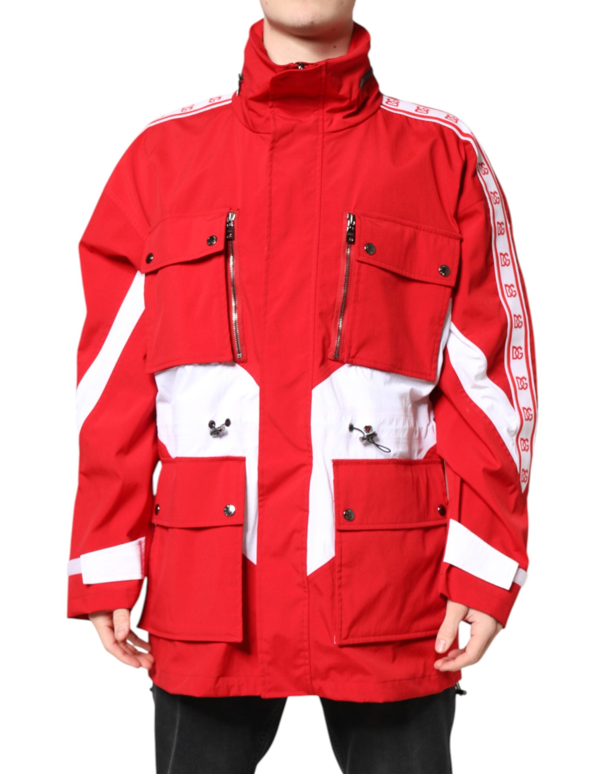 Veste coupe-vent en nylon rouge et blanc Dolce & Gabbana à fermeture éclair complète, vue de face.