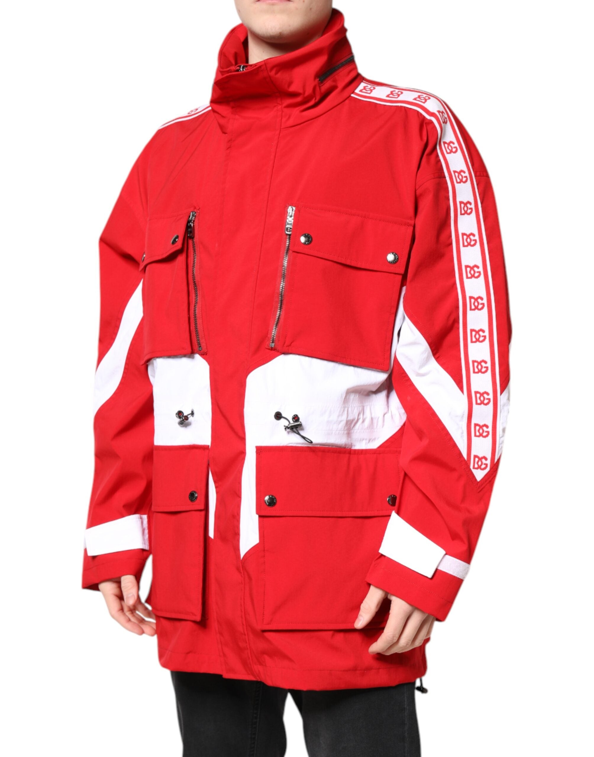Veste coupe-vent Dolce & Gabbana en nylon rouge et blanc avec fermeture éclair complète, style sportif et moderne.