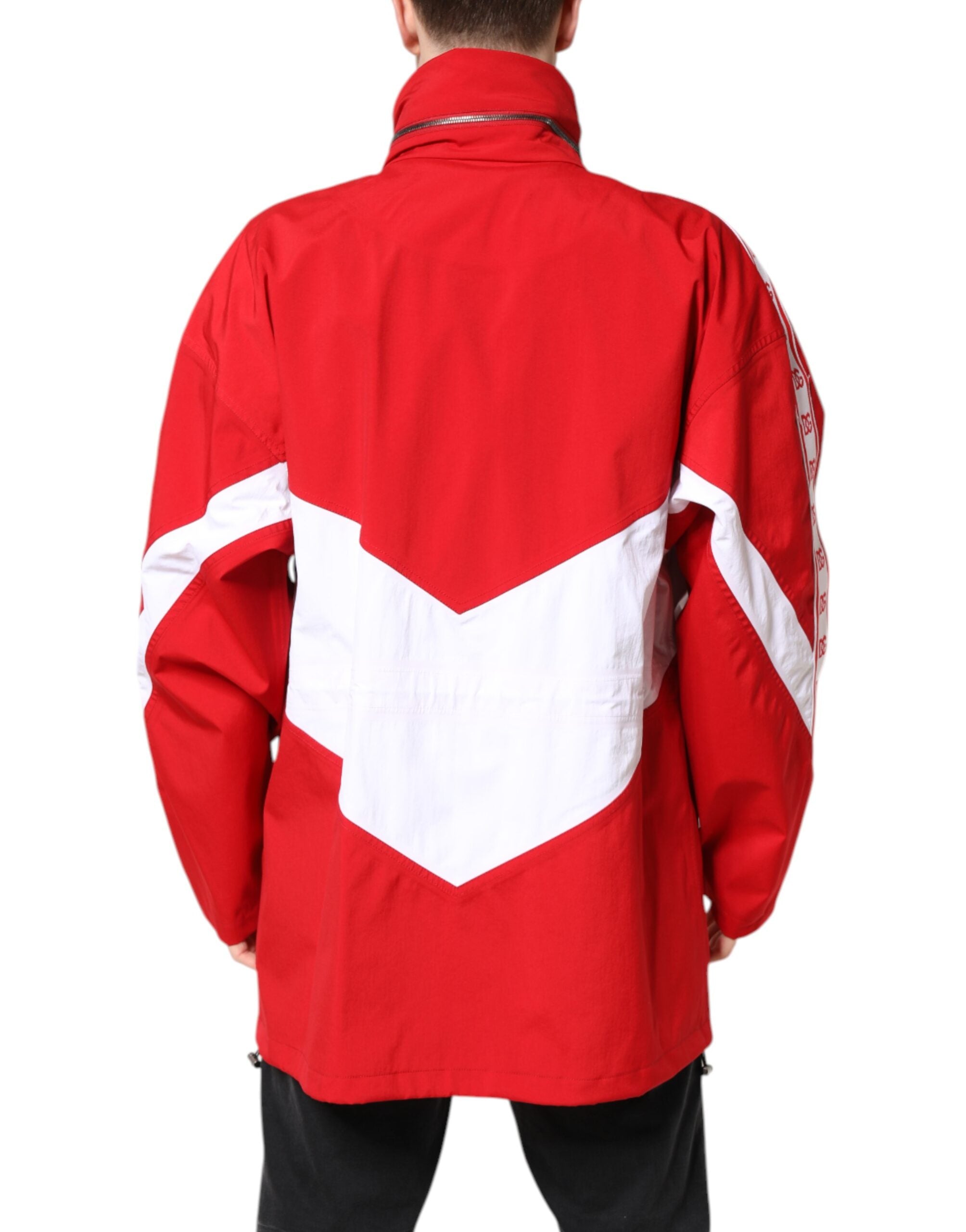 Veste coupe-vent en nylon rouge et blanc Dolce & Gabbana avec fermeture éclair complète, style moderne et élégant.