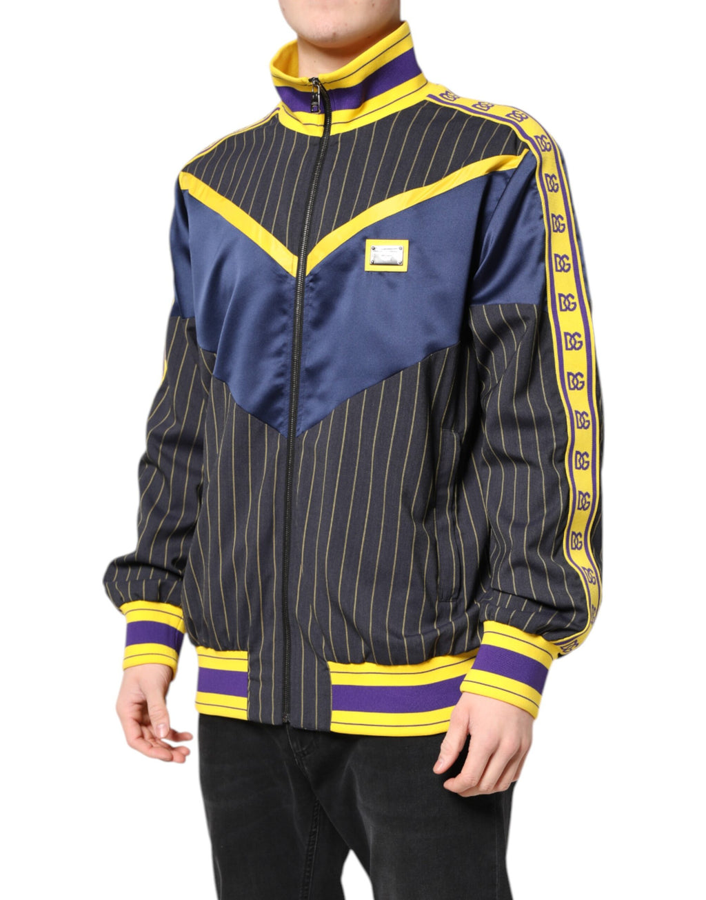 Veste bomber zippée Dolce & Gabbana noire à rayures avec logo, style élégant et décontracté, visible sur cette image.