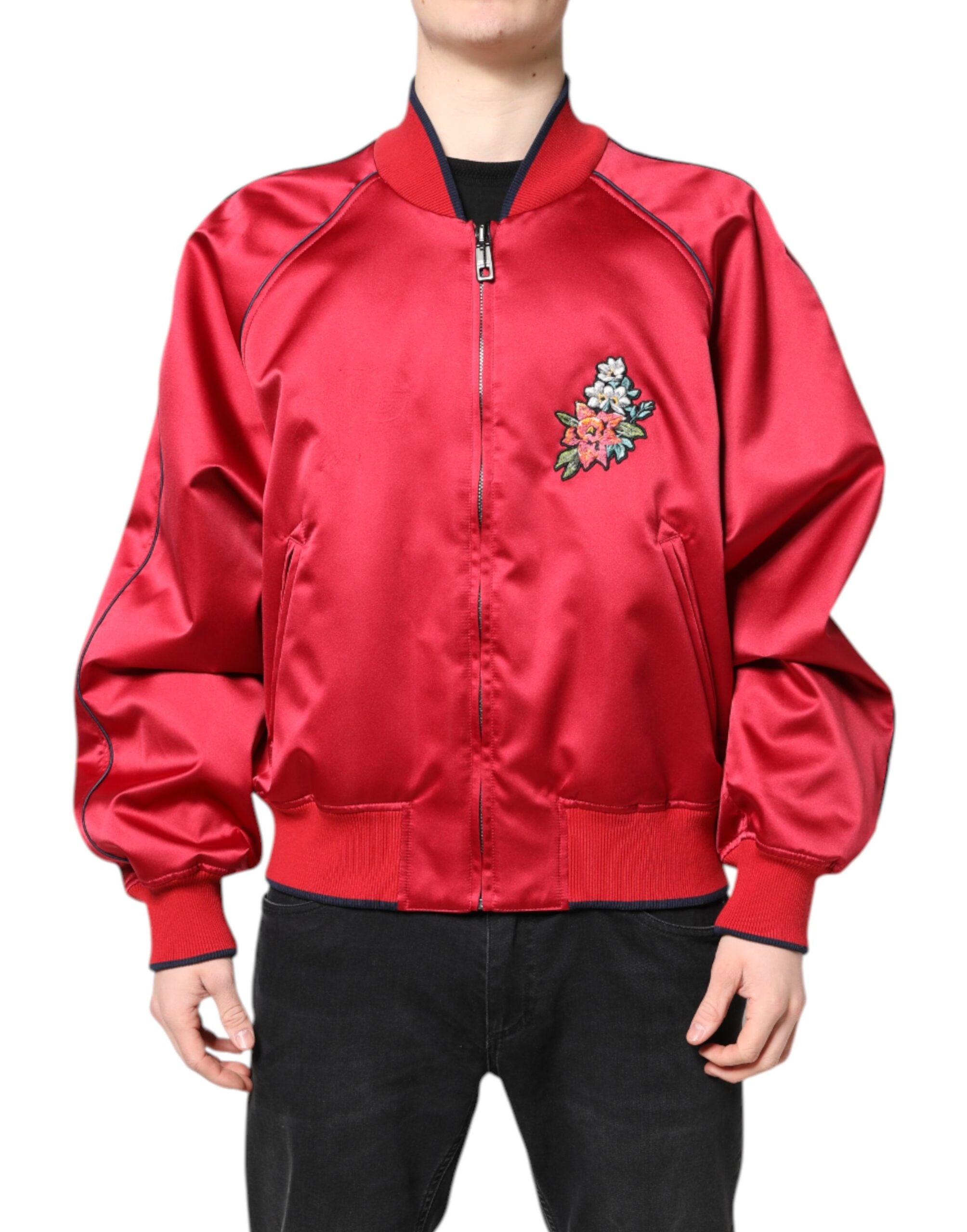 Veste bomber homme Dolce & Gabbana rouge à fleurs, fermeture éclair complète, motif floral et patchs élégants.