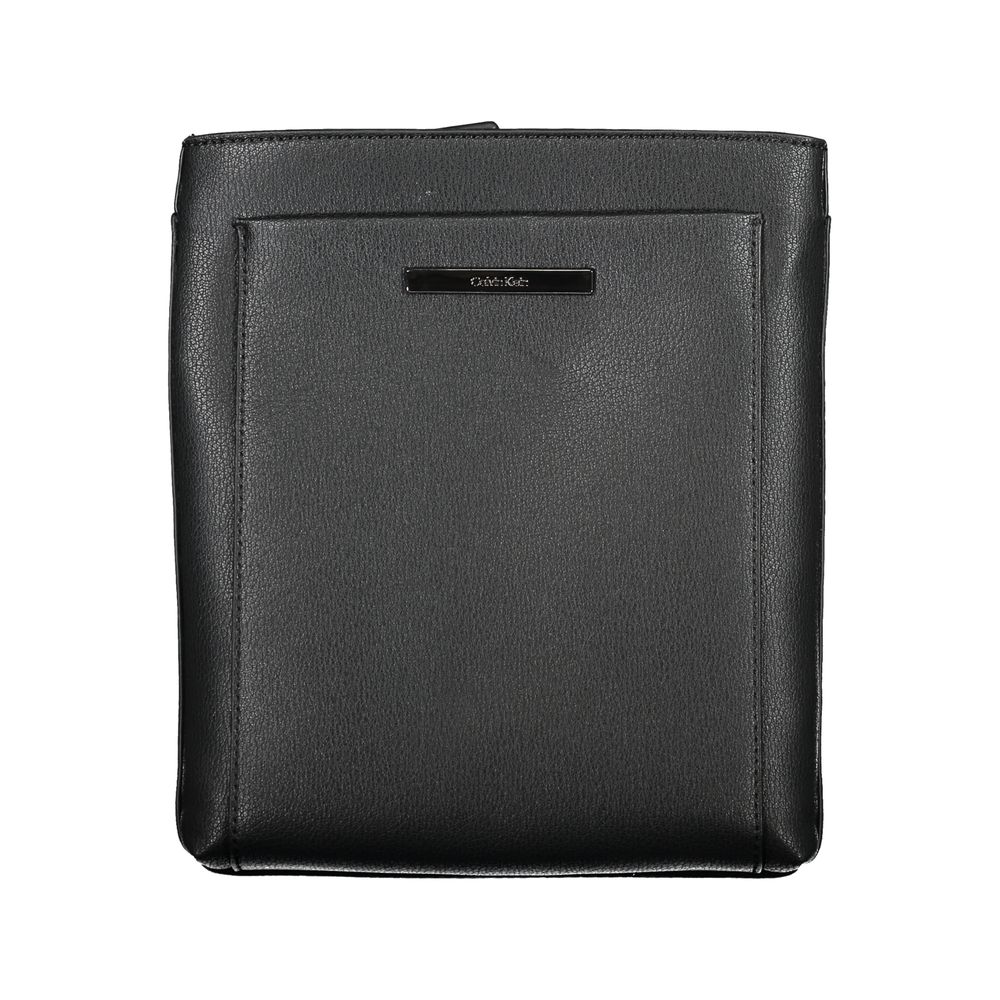 Sac d'épaule pour homme Calvin Klein en polyester noir, avec bandoulière et logo discret, style élégant et pratique.