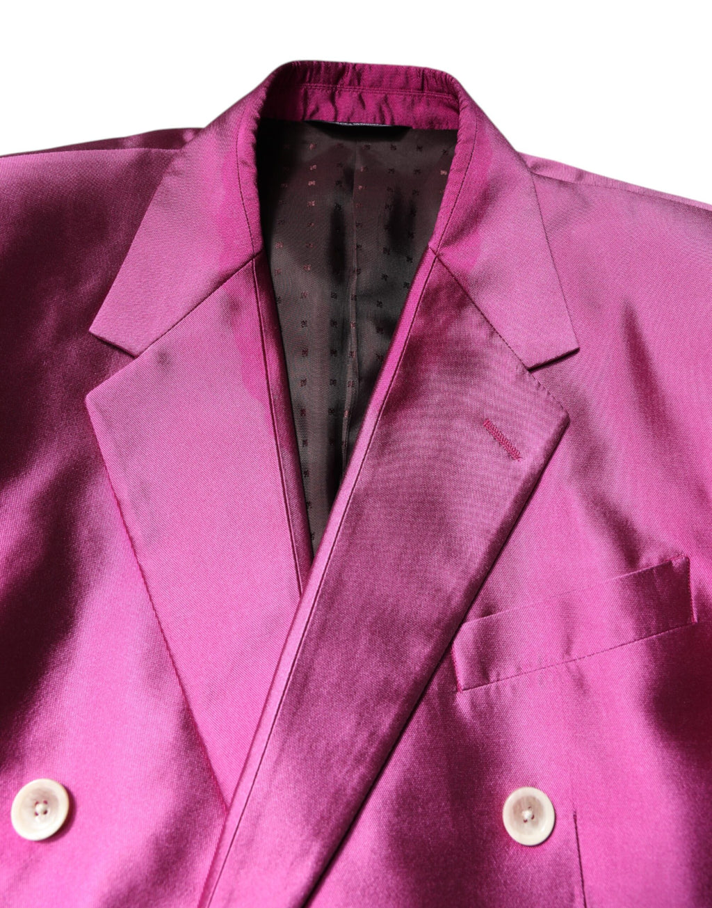 Costume trois pièces rose Dolce & Gabbana SICILIA à double boutonnage, vue de l'ensemble avec veste, pantalon et gilet.