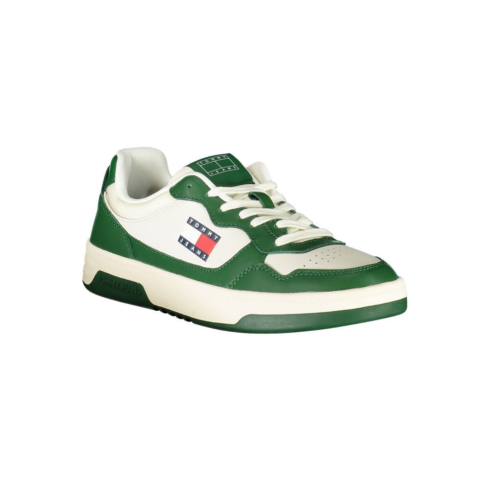 Sneakers blanches en polyuréthane pour homme de la marque Tommy Hilfiger, vue en détail.