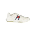Sneakers blanches en polyuréthane pour hommes de Tommy Hilfiger, style décontracté et moderne.