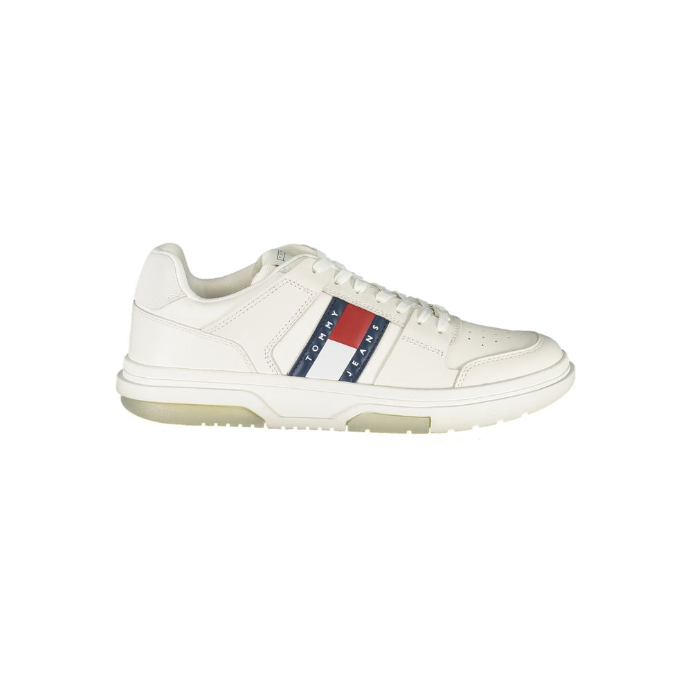 Sneakers blanches en polyuréthane pour hommes de Tommy Hilfiger, style décontracté et moderne.