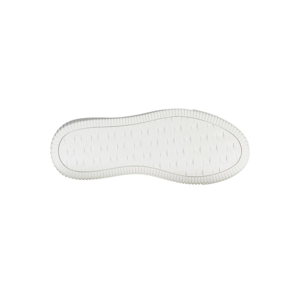 Sneakers en cuir blanc pour femmes de Calvin Klein, design moderne et élégant, avec semelle blanche et logo discret.