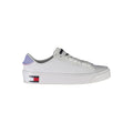 Baskets blanches en cuir pour femmes de Tommy Hilfiger, style sneakers avec design épuré et logo visible.