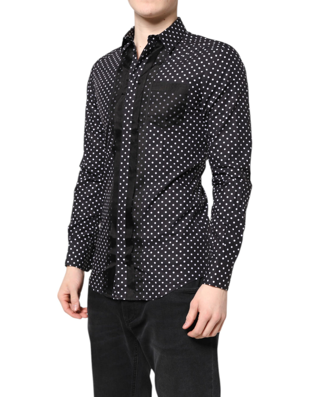 Chemise longue noire à pois blancs Dolce & Gabbana avec manches longues et détails dorés pour occasion formelle