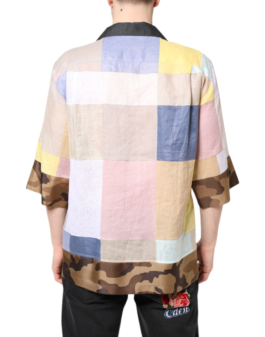 Chemise à manches courtes Dolce & Gabbana en patchwork multicolore, détails colorés et style élégant.