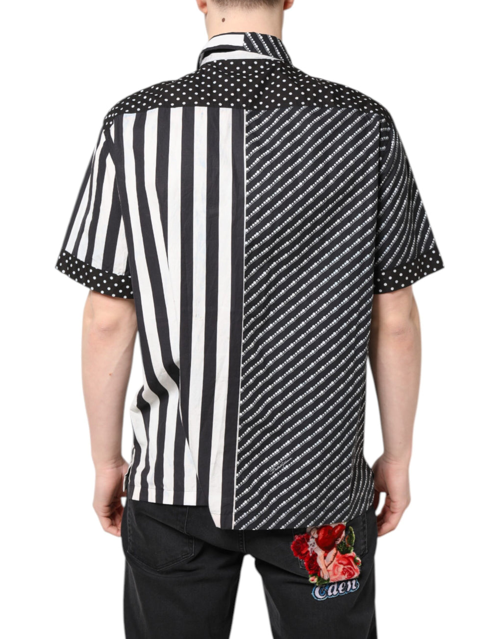 Chemise décontractée Dolce & Gabbana à rayures noires et blanches avec boutons, vue de face.