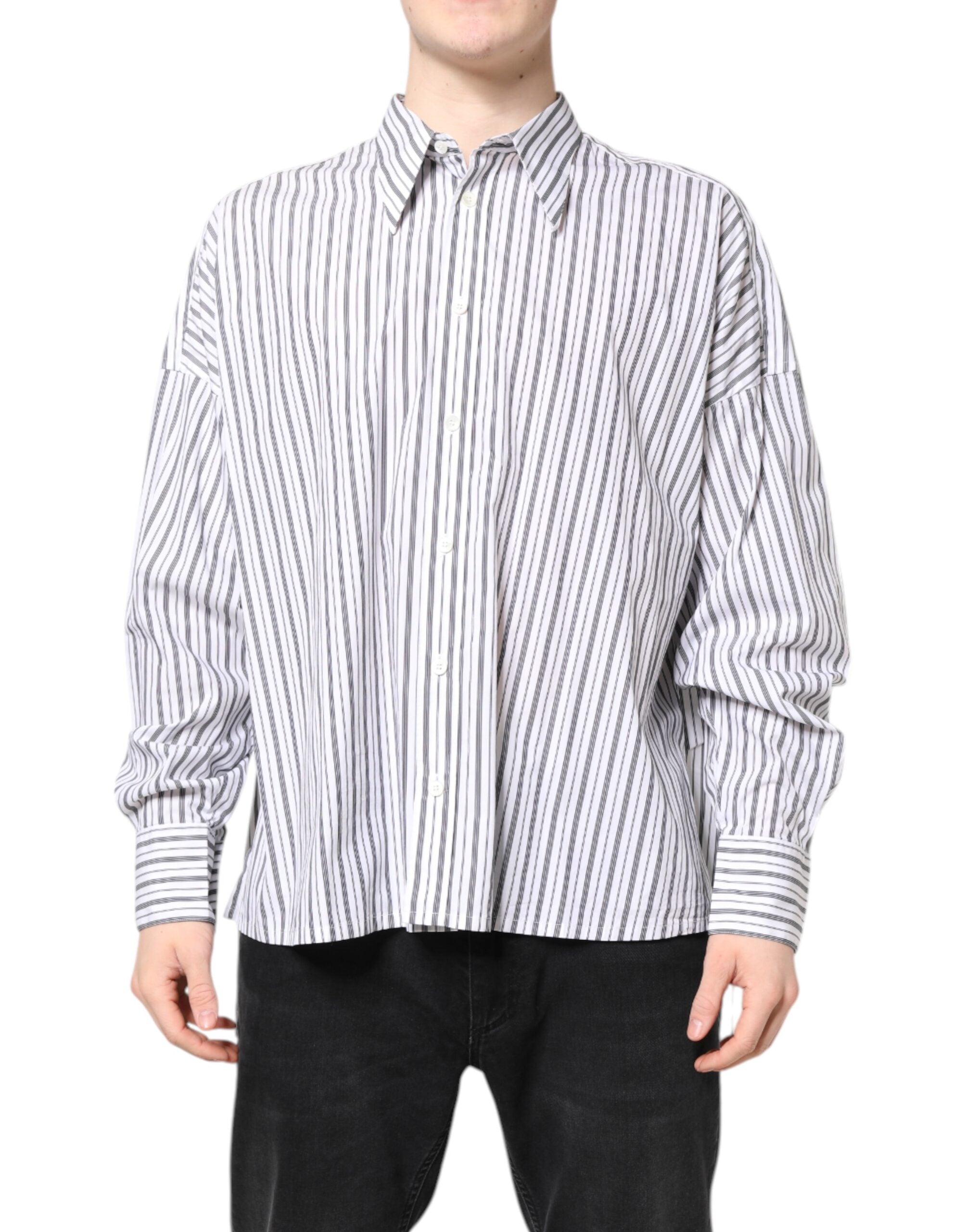 Chemise décontractée à rayures blanches et noires de Dolce & Gabbana, boutonnière, tissu léger, style casual.