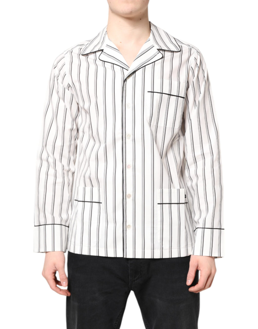 Chemise de pyjama Dolce & Gabbana à rayures blanches pour lounge, vêtement de sommeil élégant et confortable.