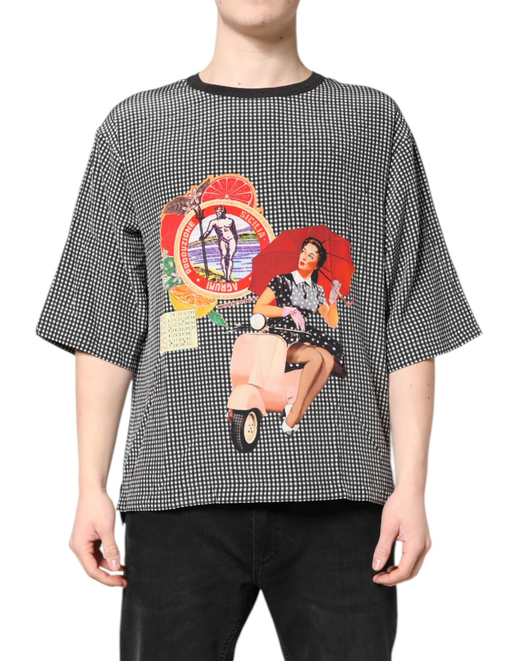 T-shirt à manches courtes Dolce & Gabbana noir avec motif graphique coloré, coton, style moderne et tendance.