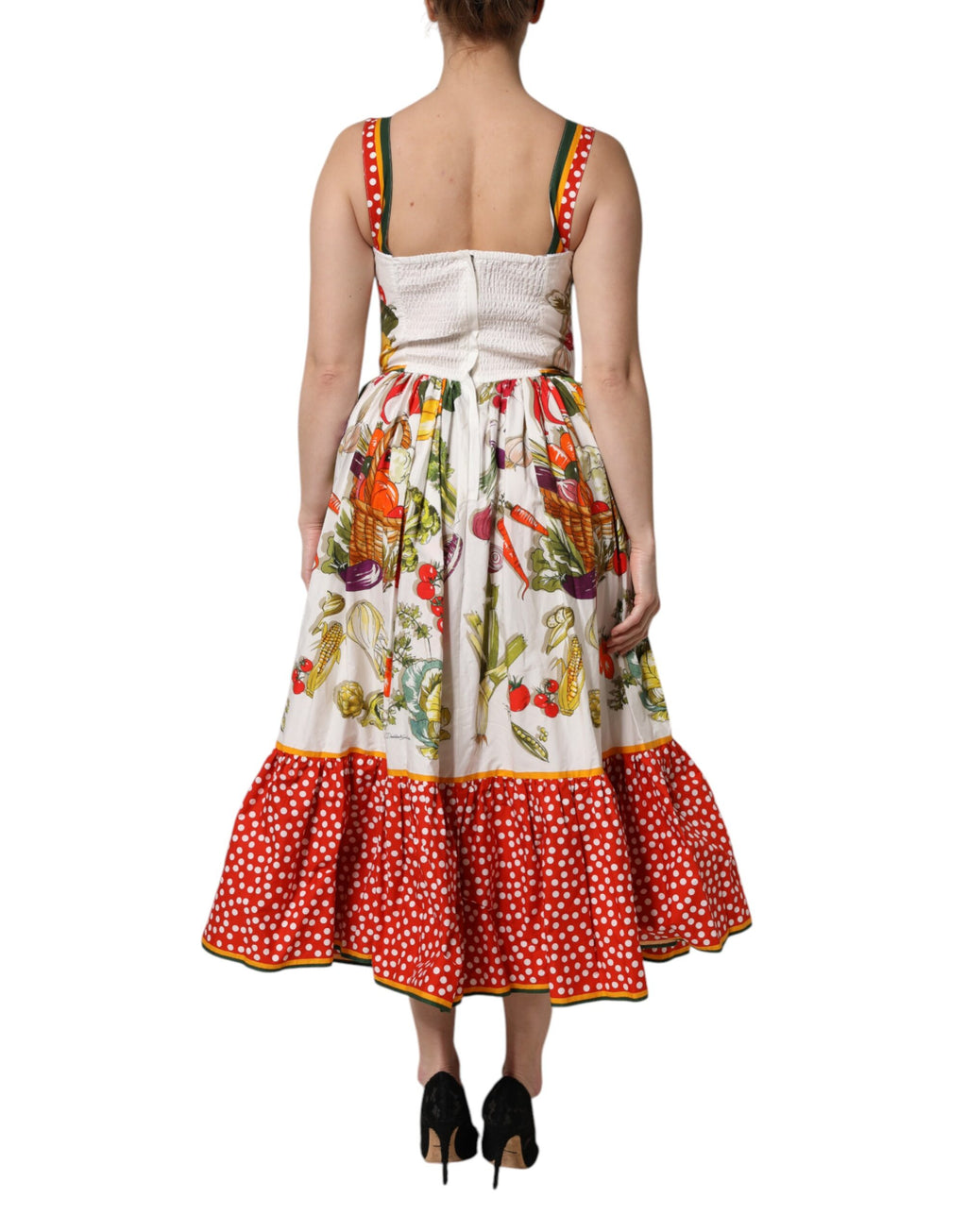 Robe sans manches blanche Dolce & Gabbana avec motif de légumes en forme de ligne A, élégante et estivale.