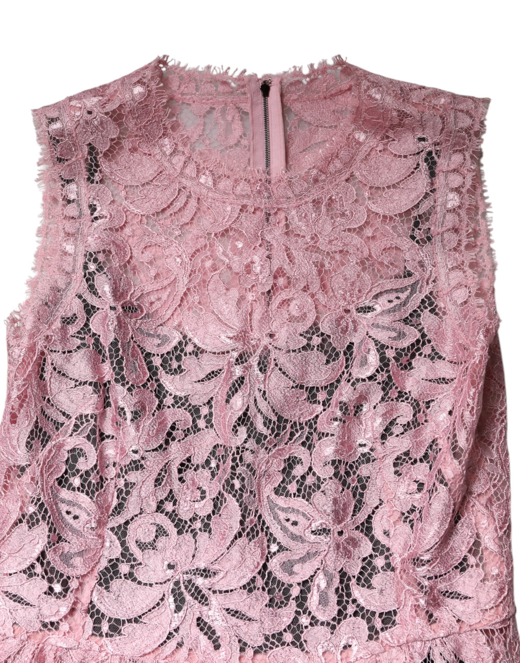 Robe trapèze sans manches Dolce & Gabbana en dentelle florale rose, élégante et féminine, détail de la couture visible.