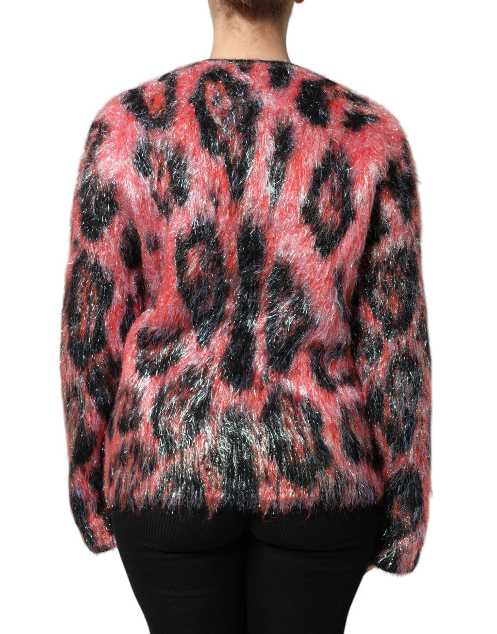 Pull cardigan rouge en mohair et laine Dolce & Gabbana avec boutons, porté sur un mannequin.