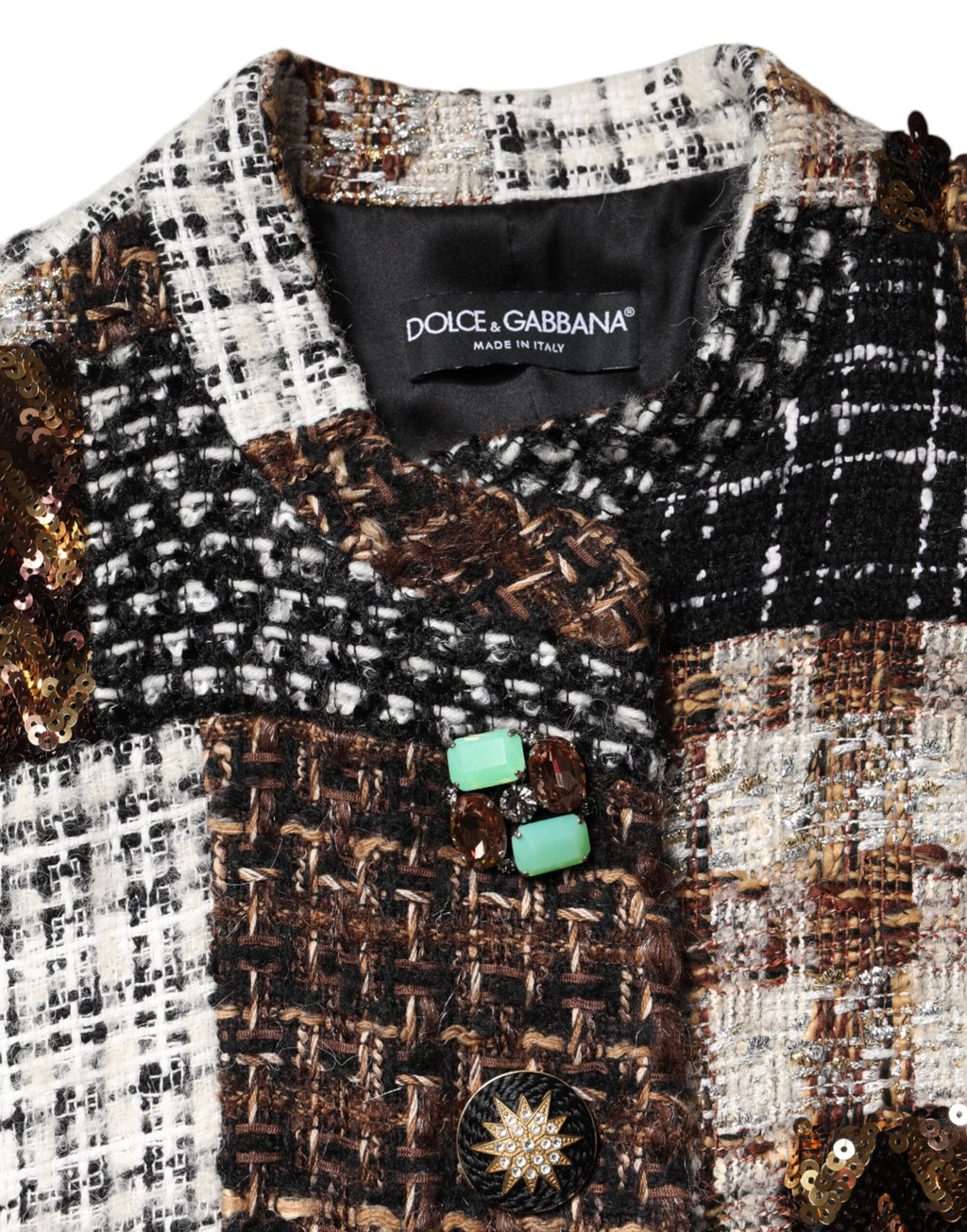Veste à boutons Dolce & Gabbana à patchwork multicolore, style décontracté, visible en gros plan sur l'image.